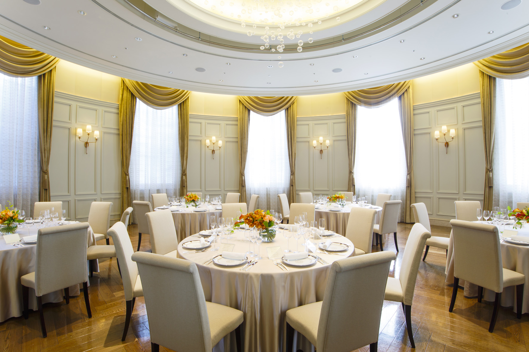 YOUKO Room_Round Table